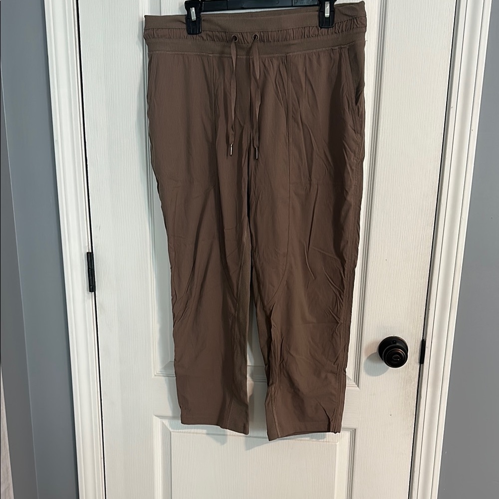 Lululemon dance studio mid-rise cropped pants